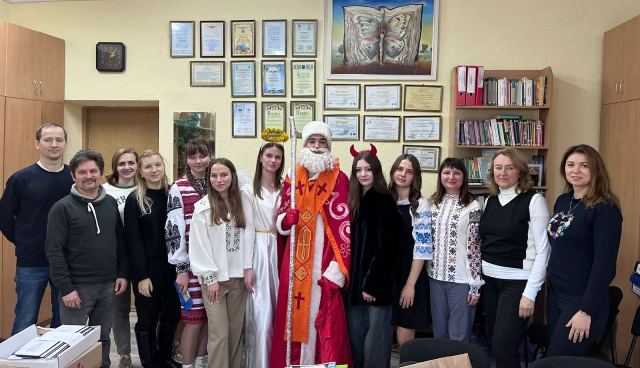 Святий Миколай вітає викладачів кафедри психології  розвитку та консультування